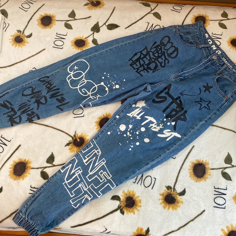 S.o.n.g graffiti joggers